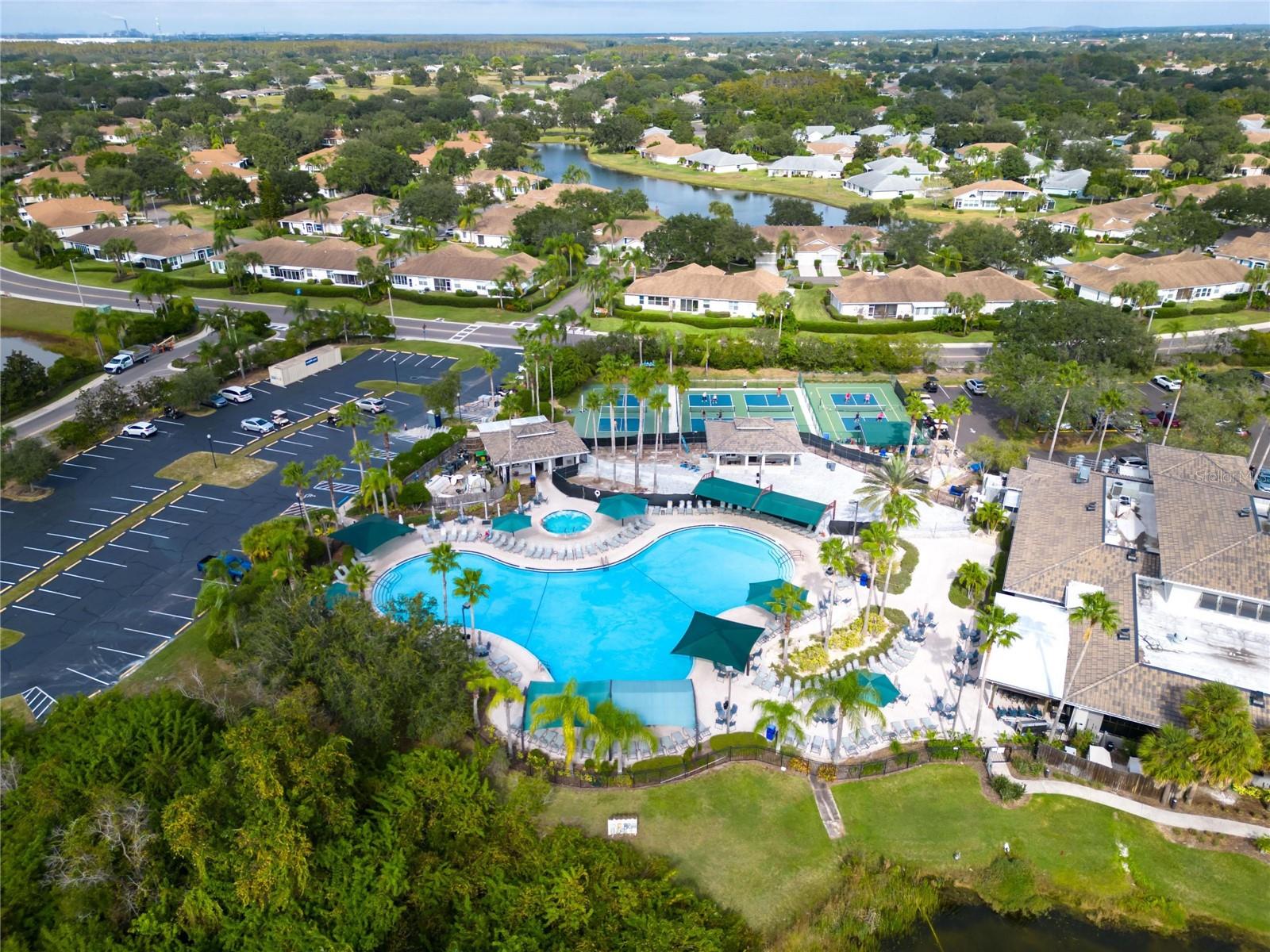2121 SIFIELD GREENS WAY #64, SUN CITY CENTER, FL, 33573