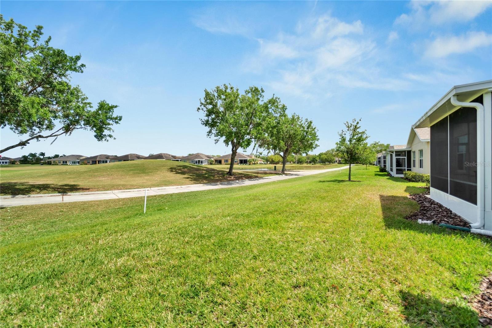2121 SIFIELD GREENS WAY #64, SUN CITY CENTER, FL, 33573