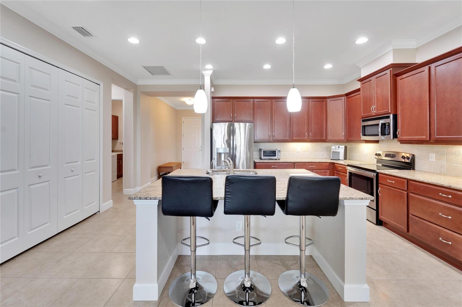 2121 SIFIELD GREENS WAY #64, SUN CITY CENTER, FL, 33573