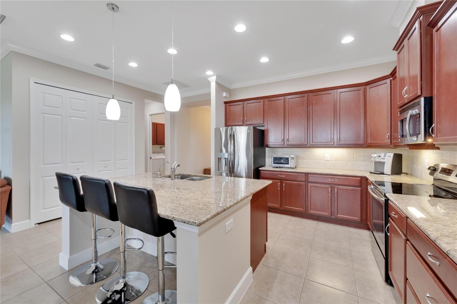 2121 SIFIELD GREENS WAY #64, SUN CITY CENTER, FL, 33573