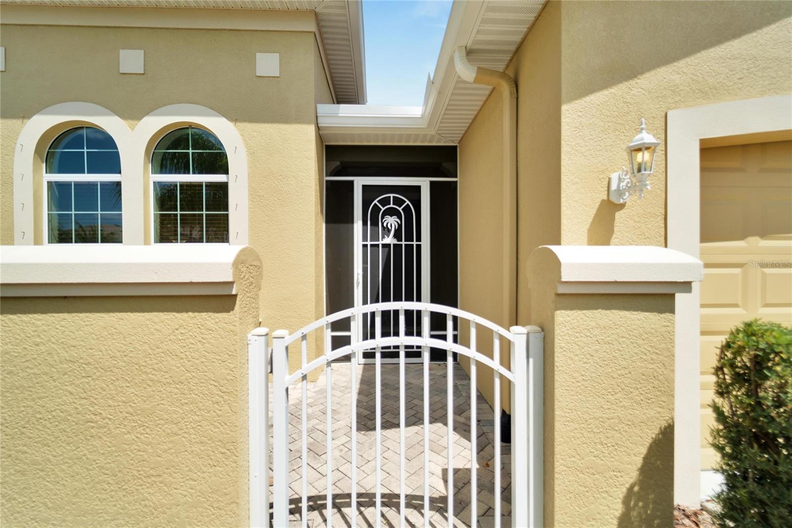 2121 SIFIELD GREENS WAY #64, SUN CITY CENTER, FL, 33573