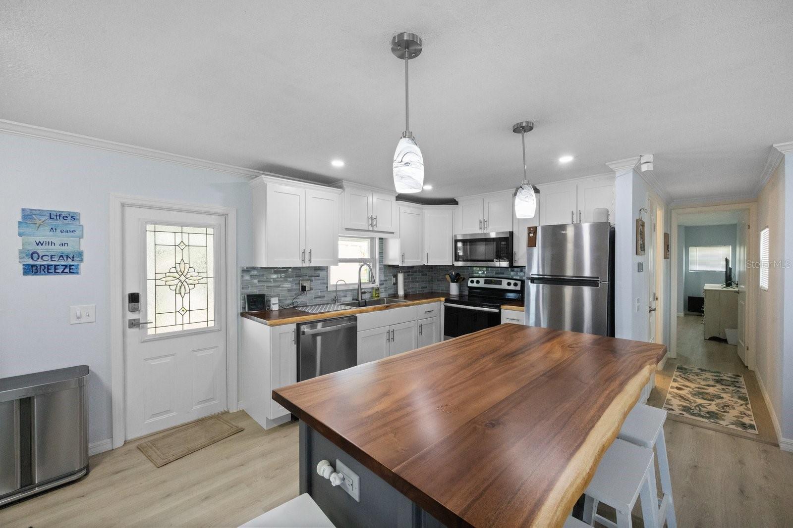 10383 S LAKE DR #246, LARGO, FL, 33773