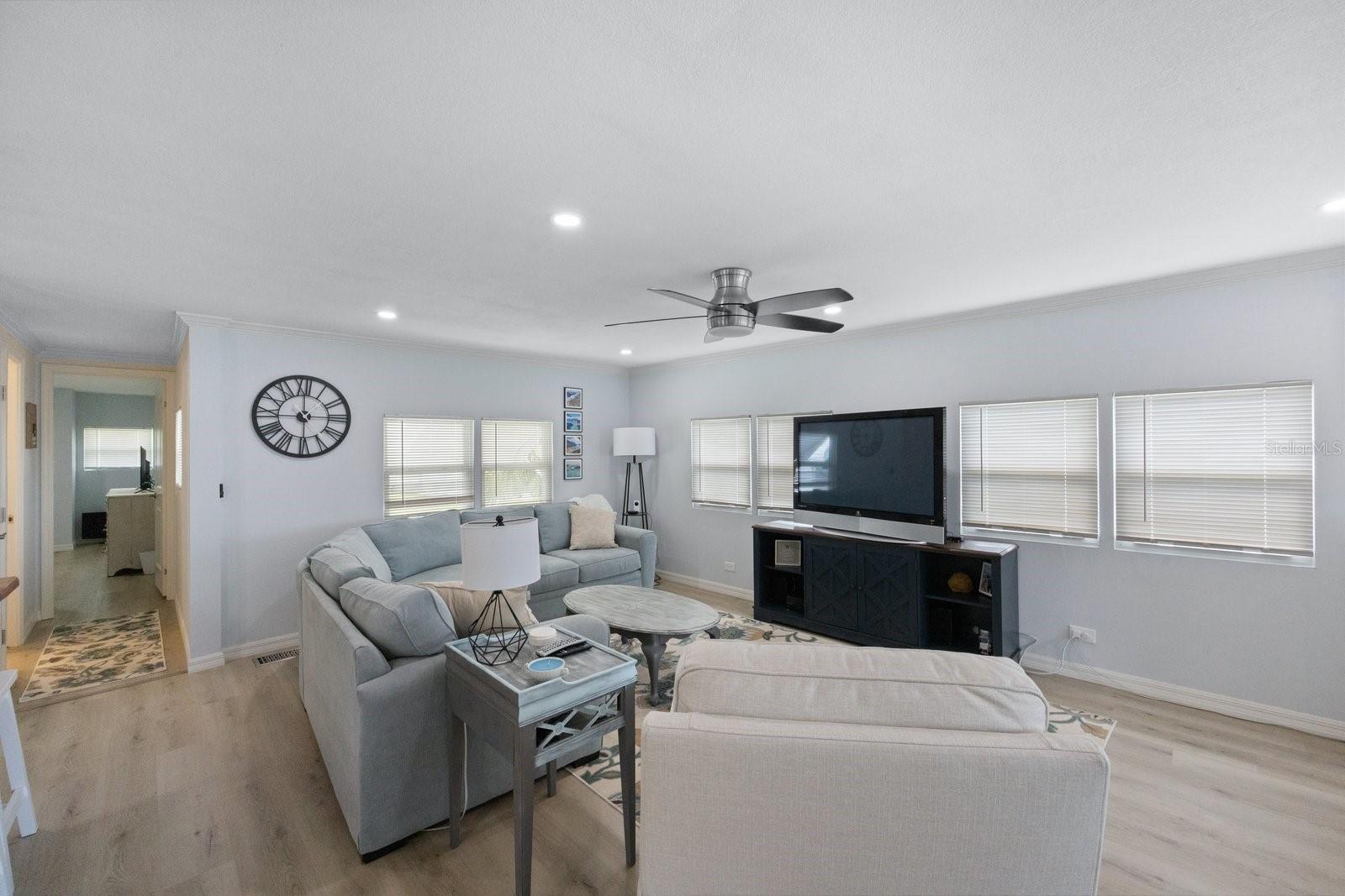 10383 S LAKE DR #246, LARGO, FL, 33773