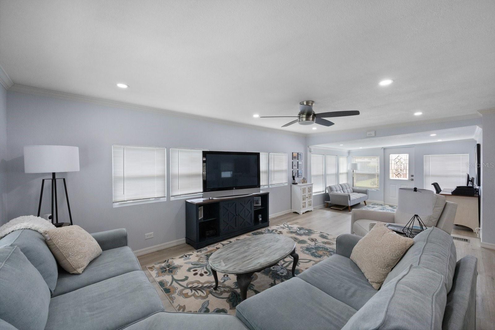 10383 S LAKE DR #246, LARGO, FL, 33773