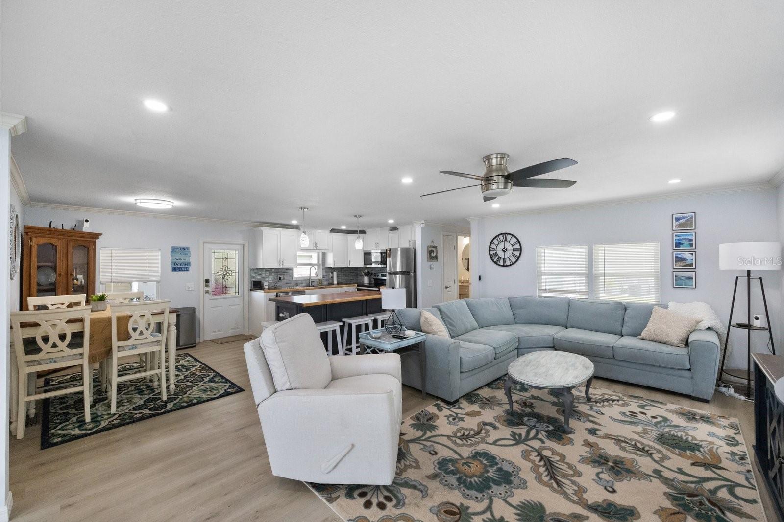 10383 S LAKE DR #246, LARGO, FL, 33773