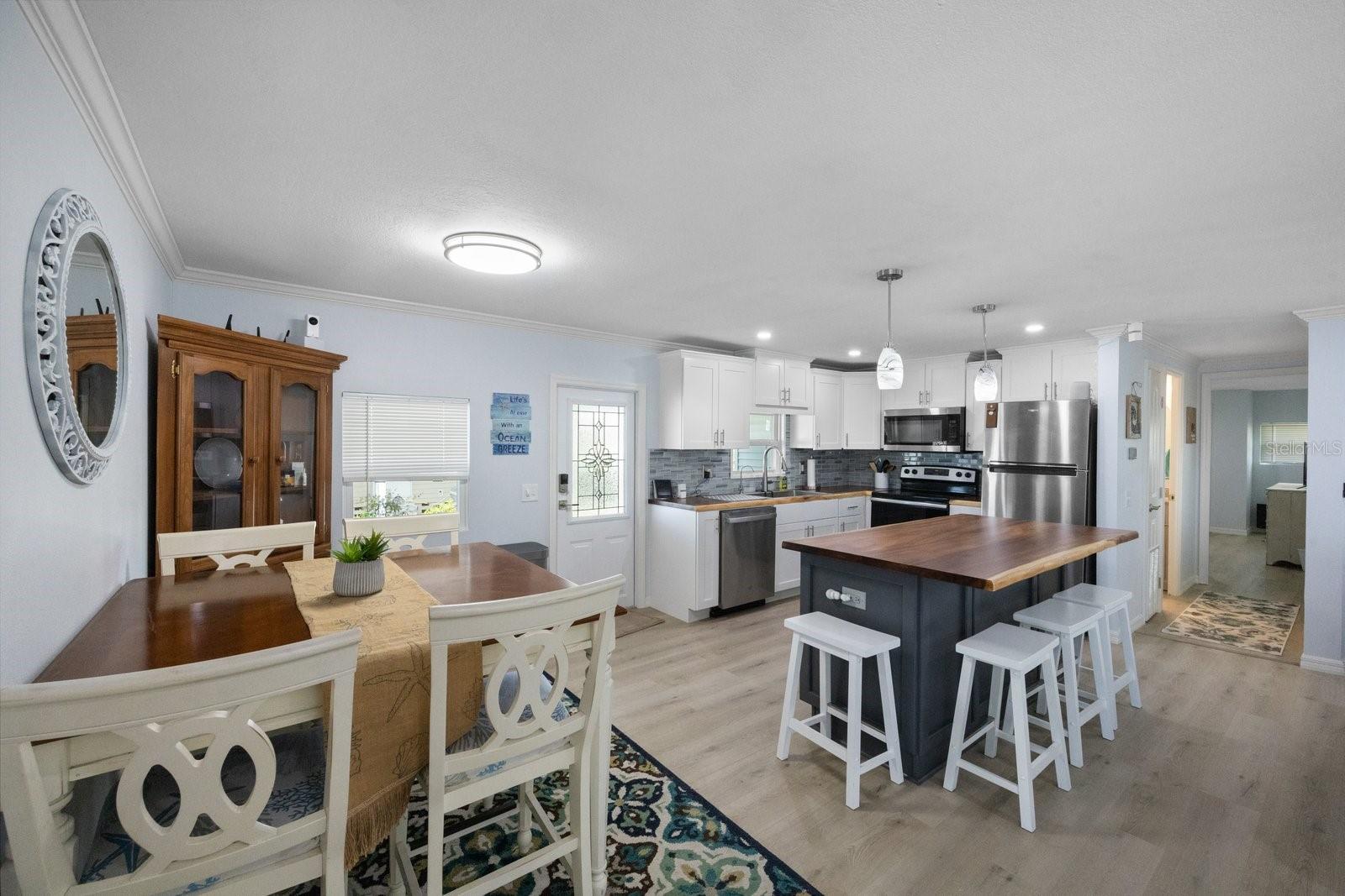 10383 S LAKE DR #246, LARGO, FL, 33773