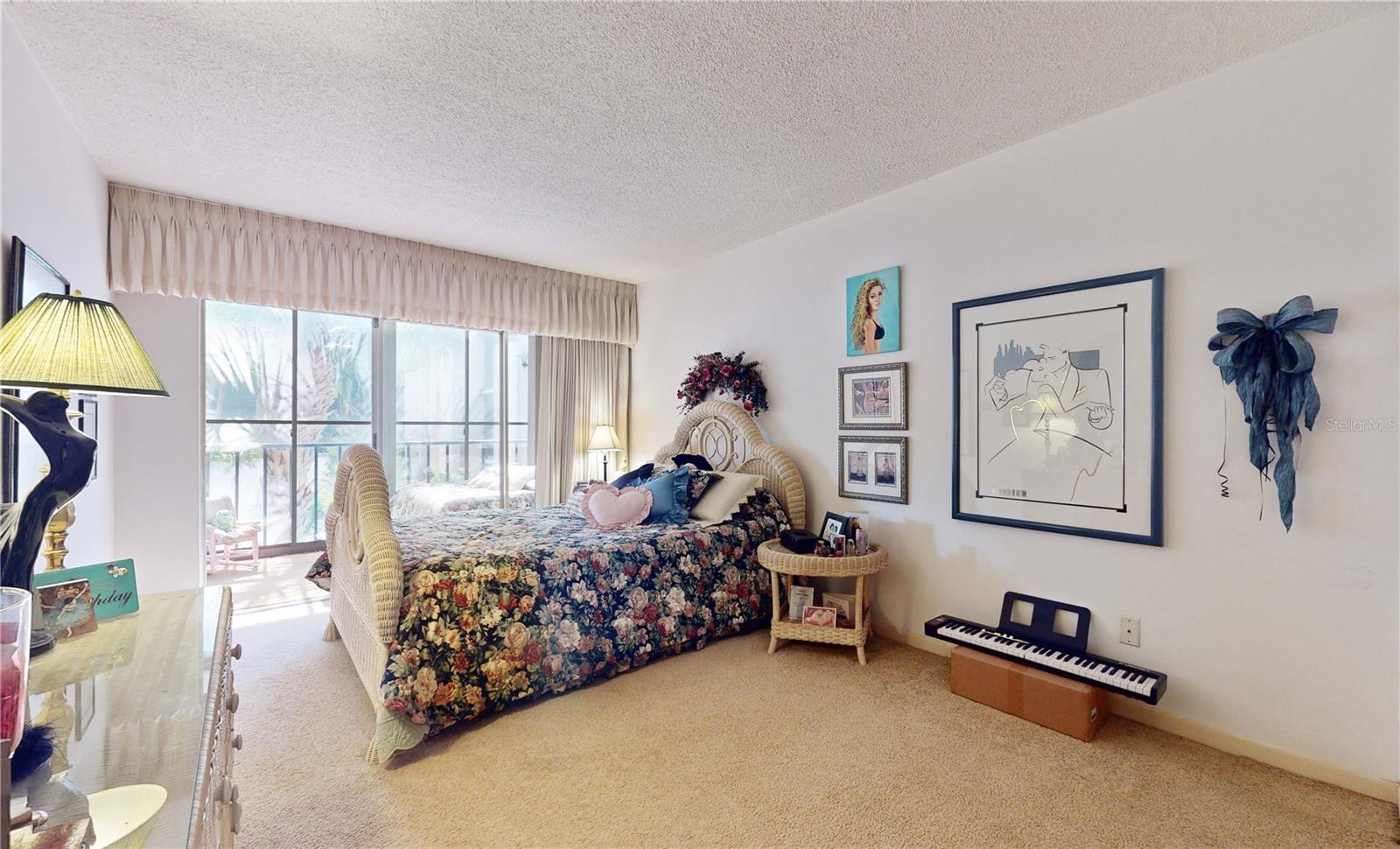 U8236357 Property Photo