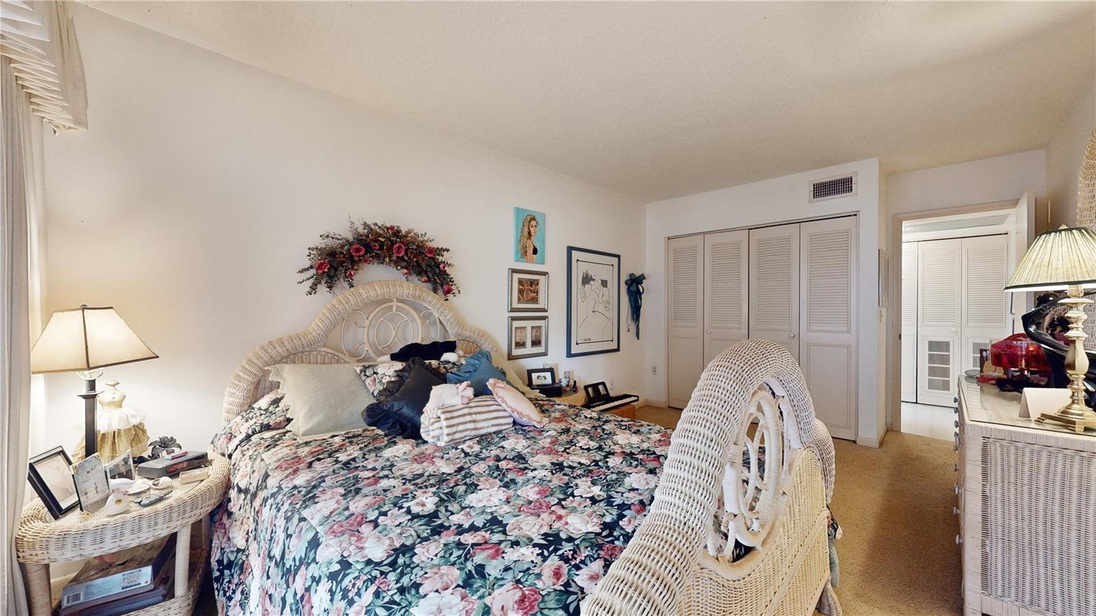 U8236357 Property Photo