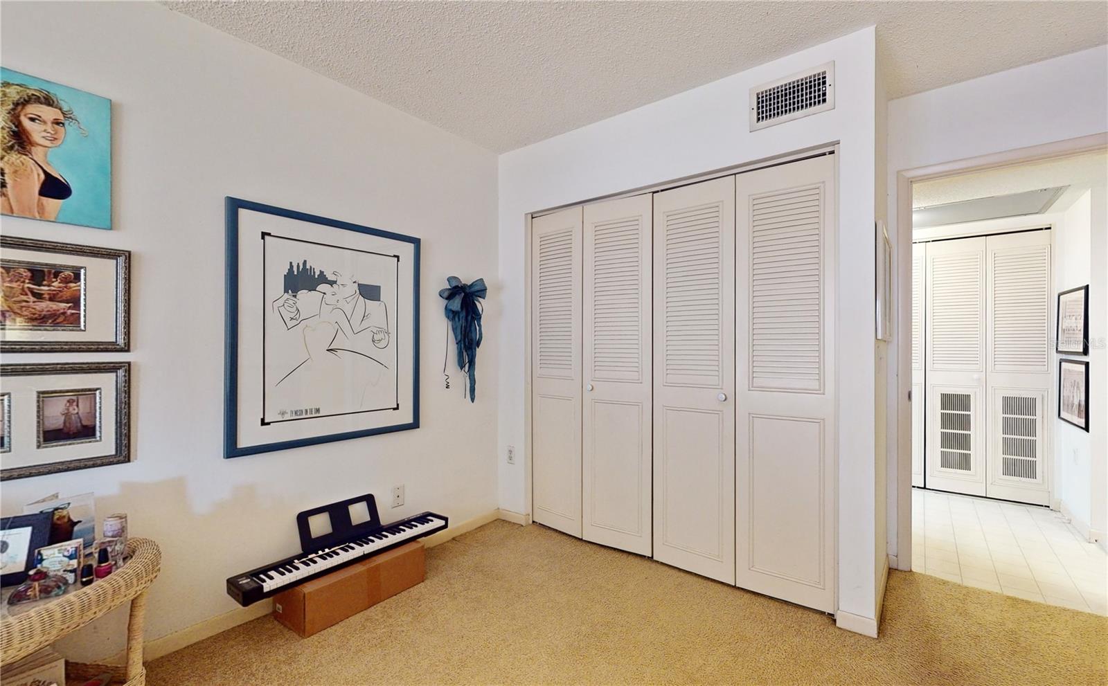 U8236357 Property Photo