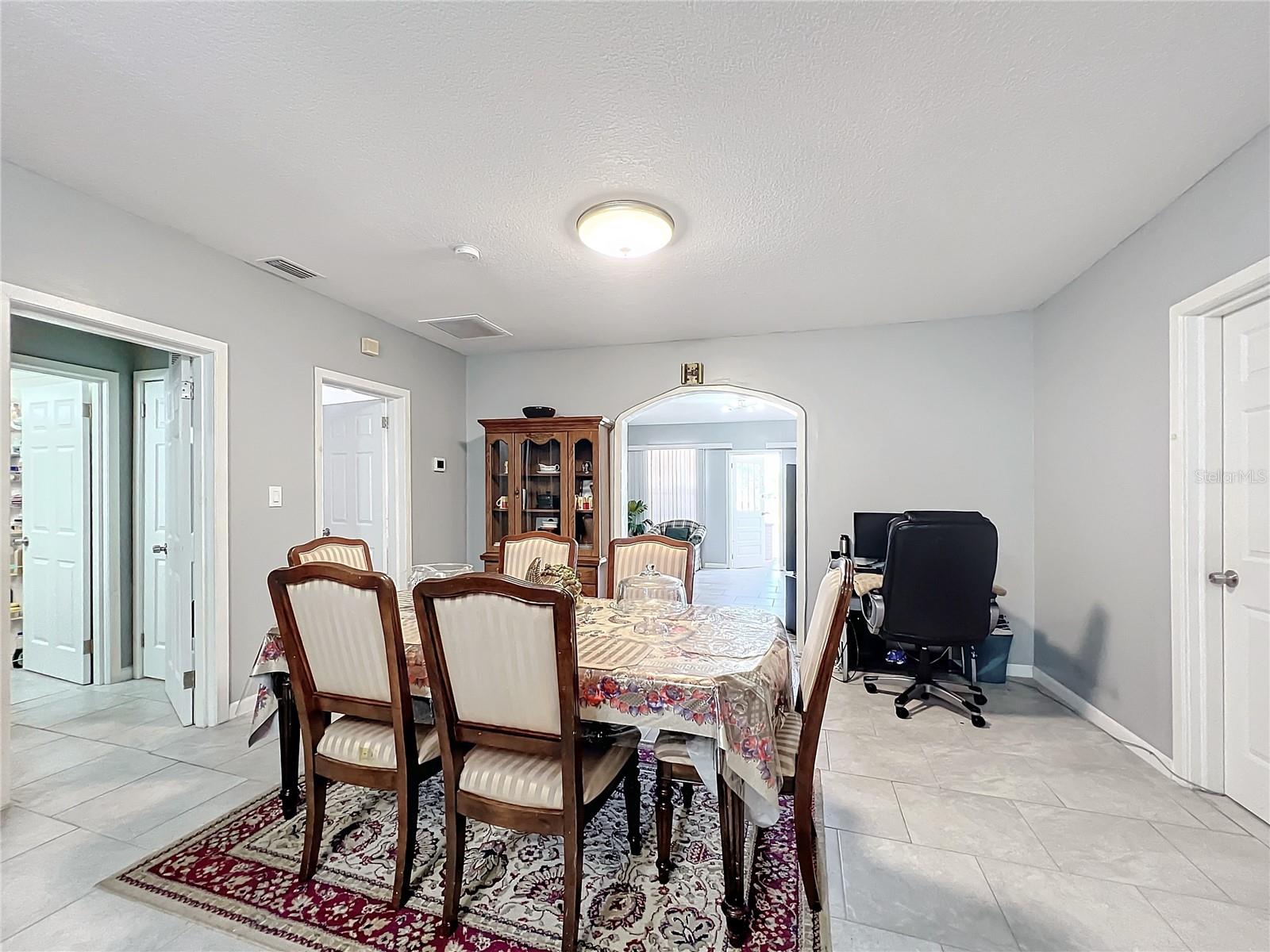 1826 W SILVER SPRINGS BLVD, OCALA, FL, 34475