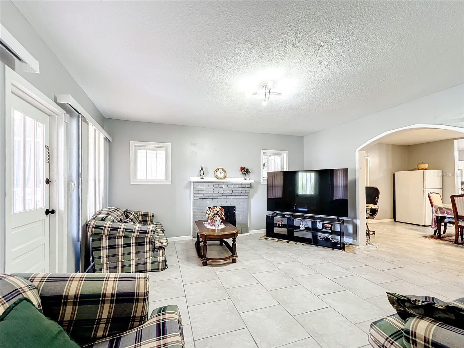 1826 W SILVER SPRINGS BLVD, OCALA, FL, 34475