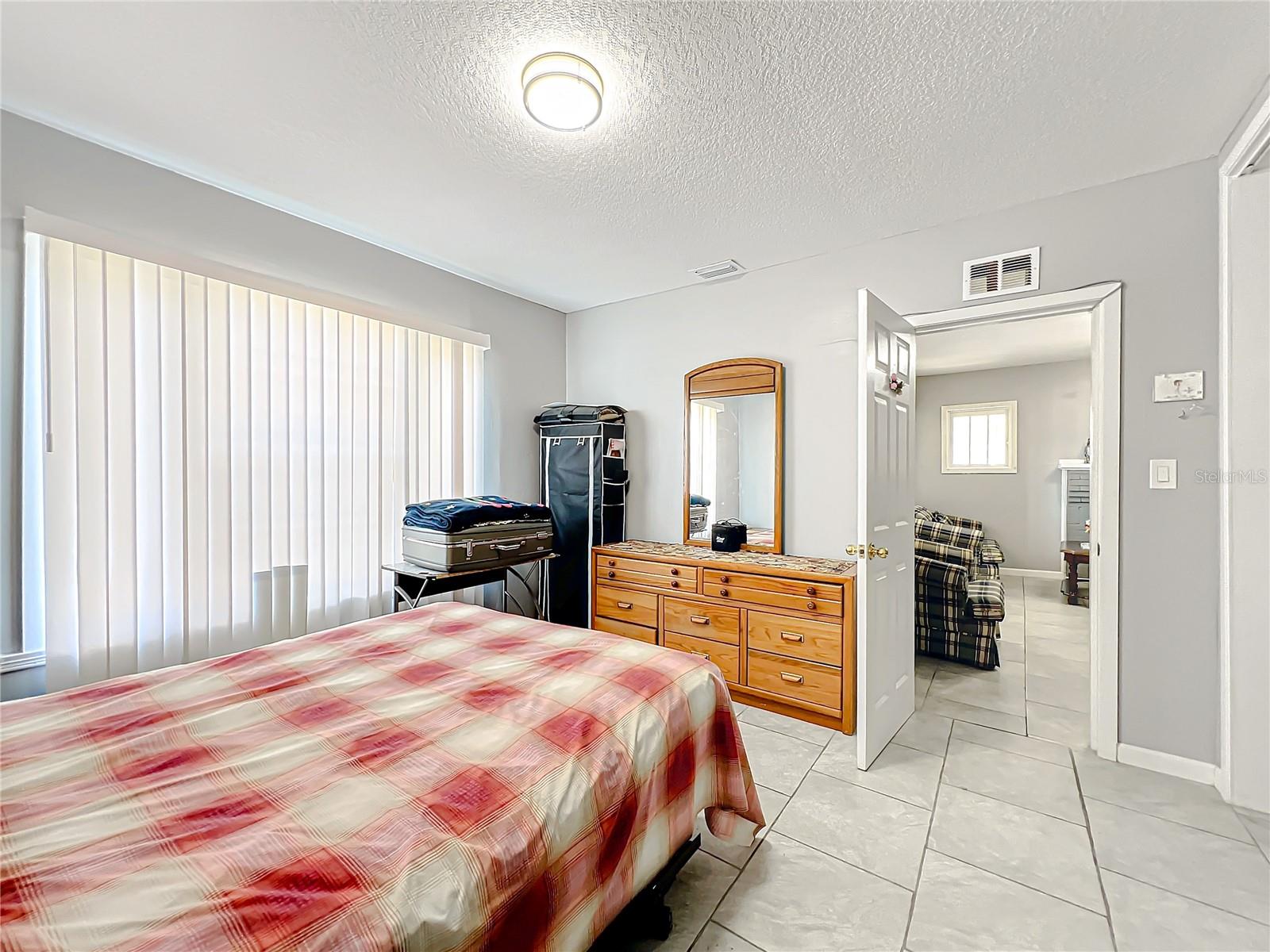 1826 W SILVER SPRINGS BLVD, OCALA, FL, 34475
