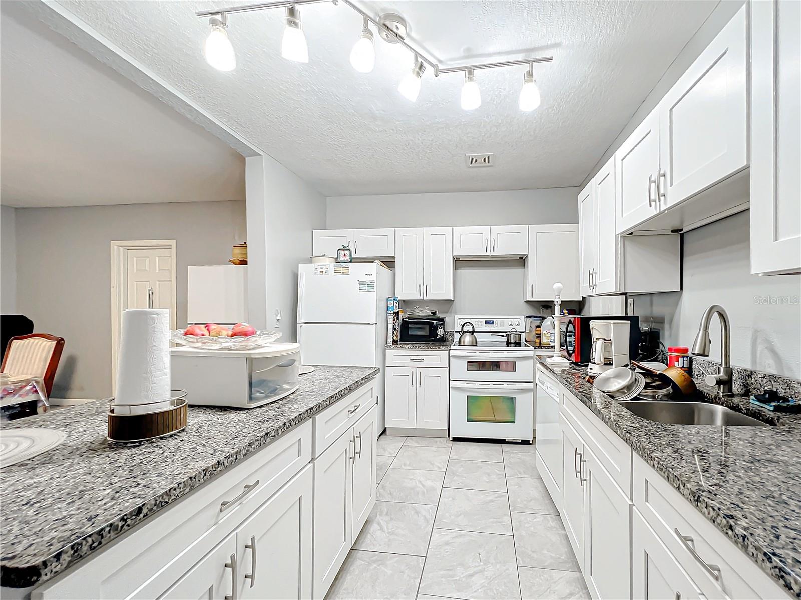 1826 W SILVER SPRINGS BLVD, OCALA, FL, 34475
