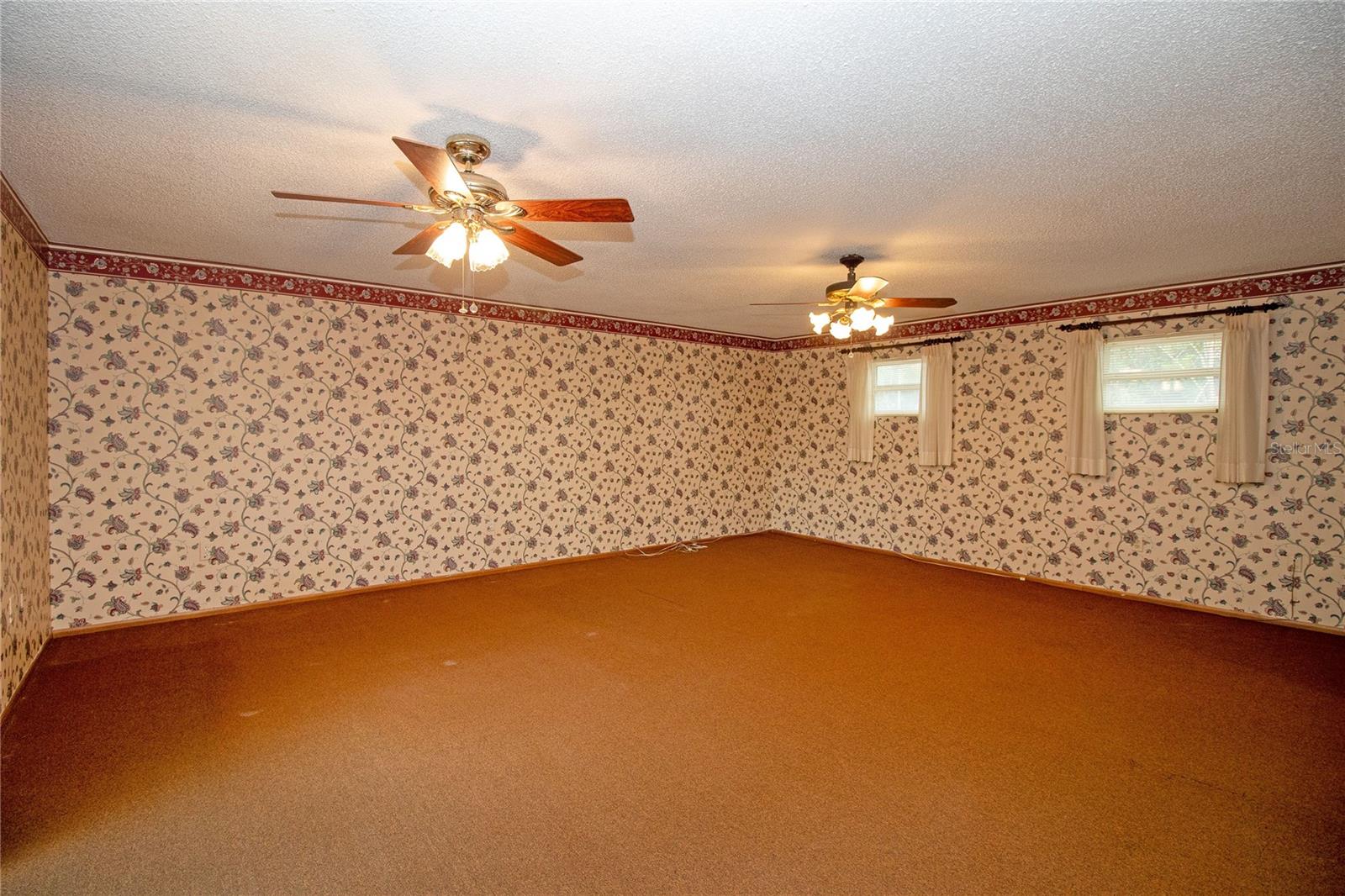 U8236459 Property Photo