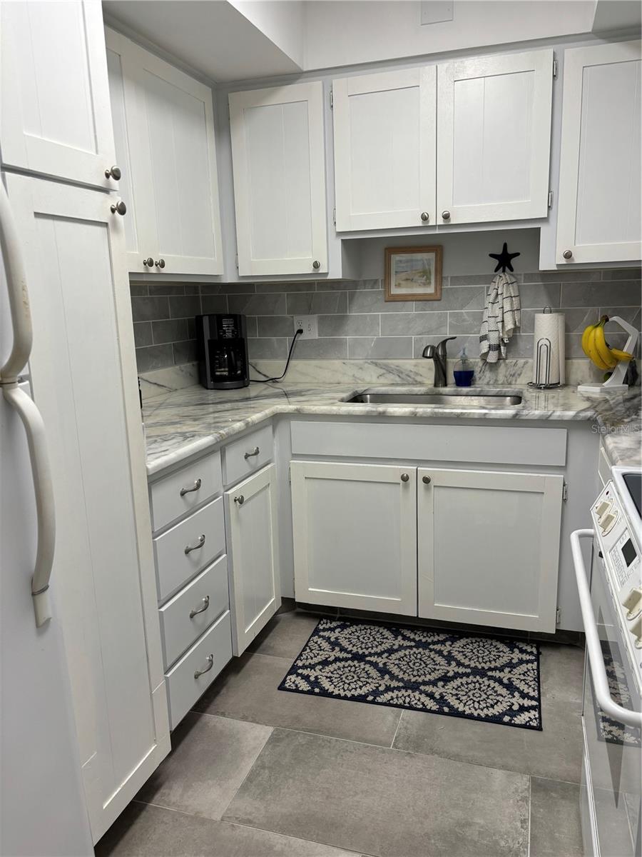 2437 HARBOR BLVD #215, PORT CHARLOTTE, FL, 33952