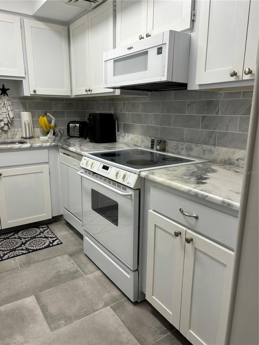2437 HARBOR BLVD #215, PORT CHARLOTTE, FL, 33952