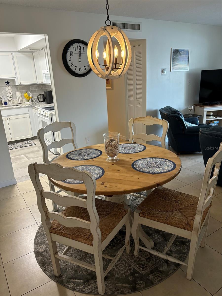 2437 HARBOR BLVD #215, PORT CHARLOTTE, FL, 33952