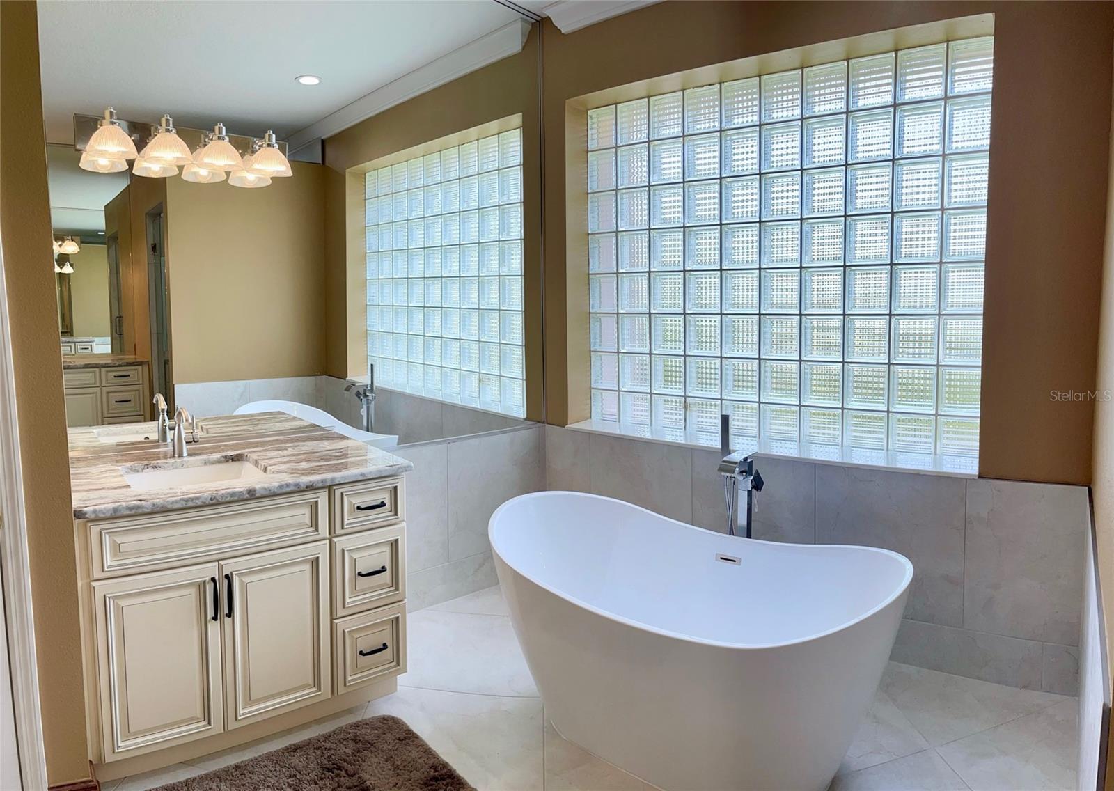 9029 LAUREL RIDGE DR, MOUNT DORA, FL, 32757