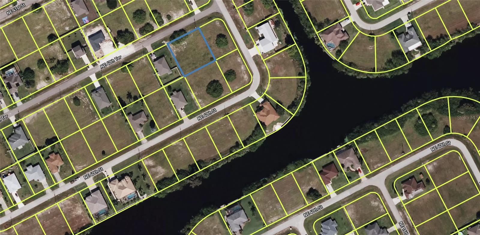 1256 NE 40TH TER, CAPE CORAL, FL, 33909