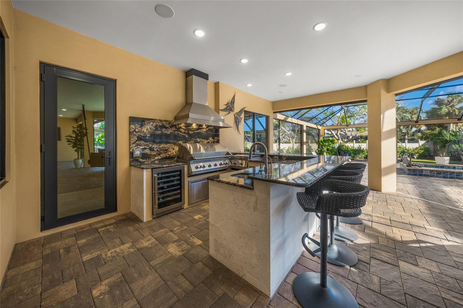 N6132101 Property Photo