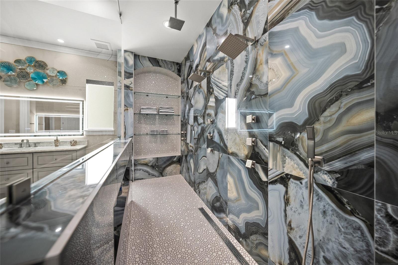 N6132101 Property Photo