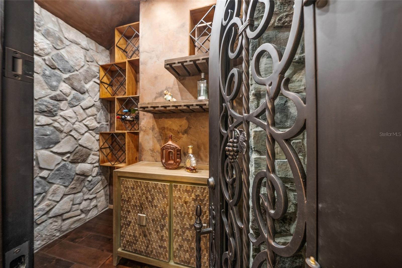 N6132101 Property Photo