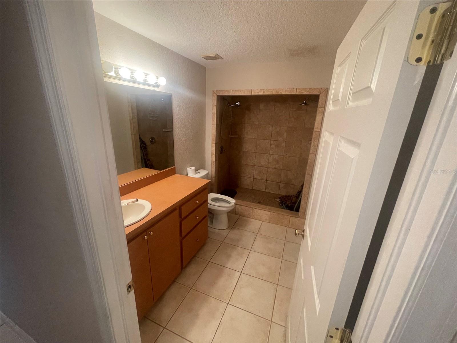 5114,5116 COMMERCE AND W 5101 INGRAHAM ST, TAMPA, FL, 33616