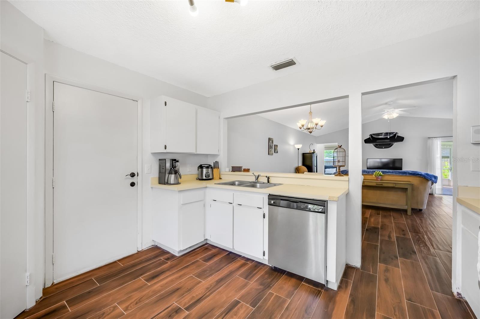 1442 TIVERTON DR, BRANDON, FL, 33511