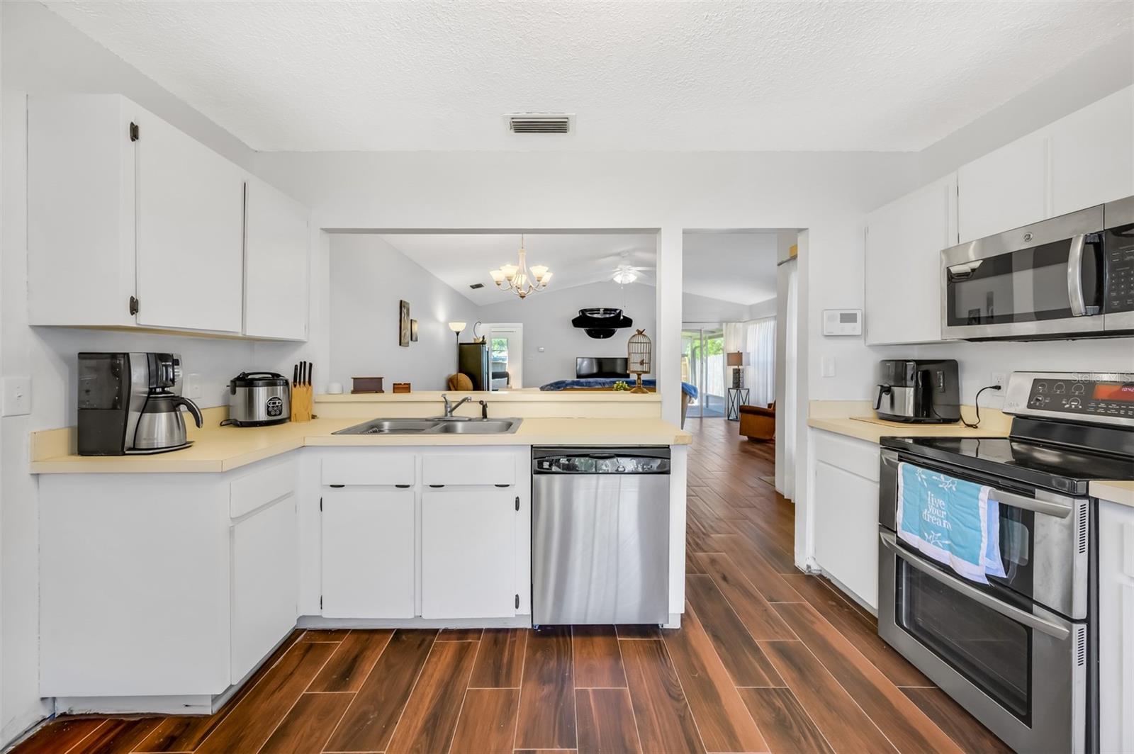 1442 TIVERTON DR, BRANDON, FL, 33511