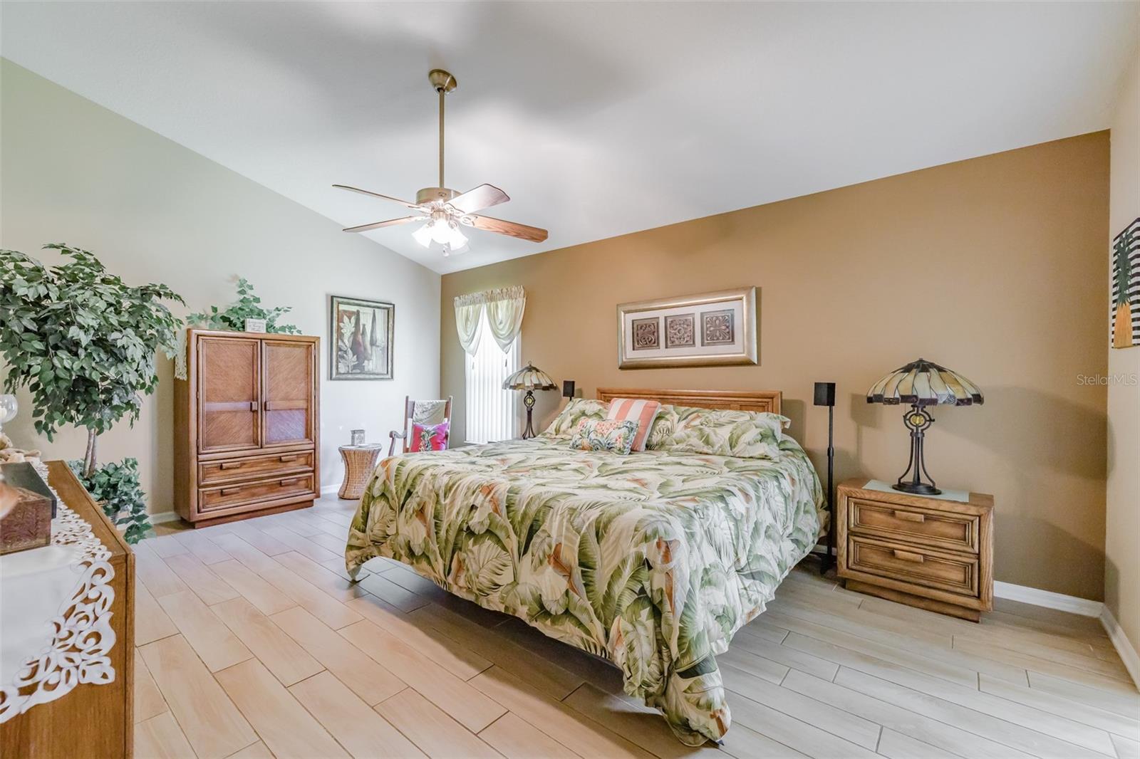 7532 REGENTS GARDEN WAY, APOLLO BEACH, FL, 33572