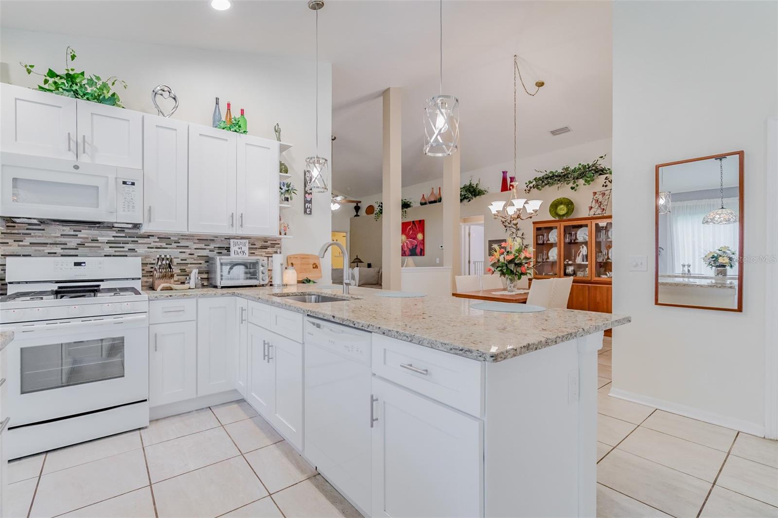 7532 REGENTS GARDEN WAY, APOLLO BEACH, FL, 33572