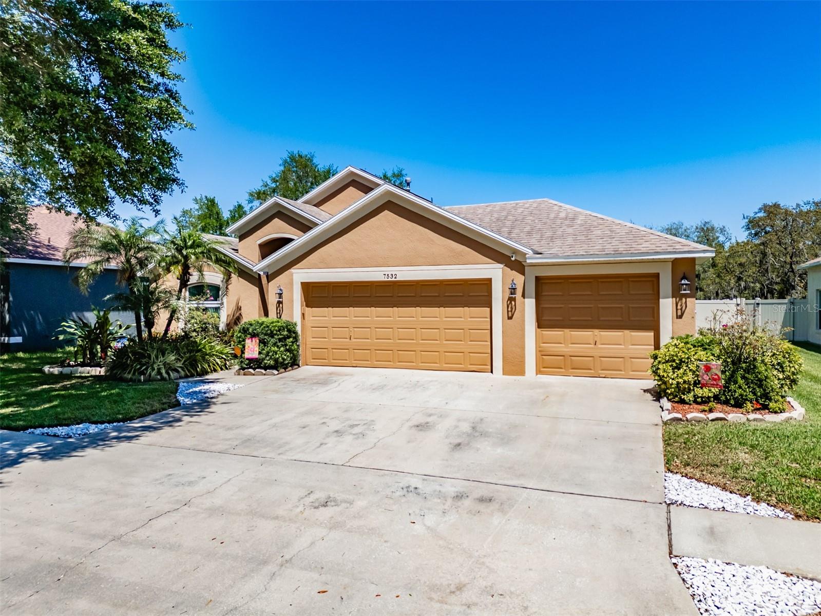 7532 REGENTS GARDEN WAY, APOLLO BEACH, FL, 33572