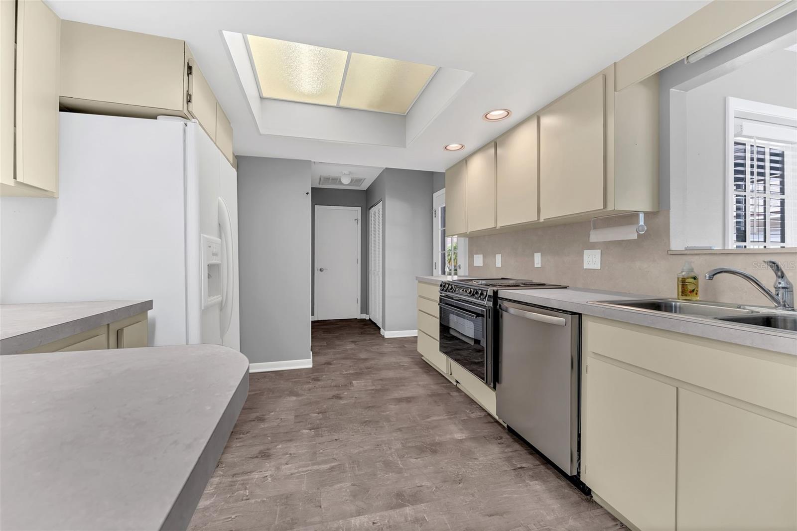 1963 LONG BOAT DR, LAKELAND, FL, 33810