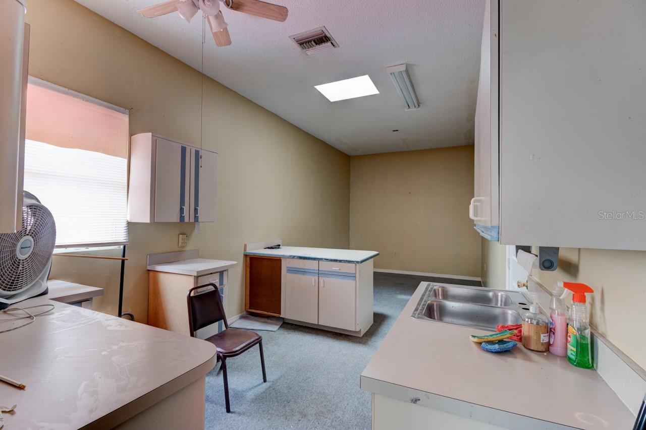 2820 HOWLAND BLVD, DELTONA, FL, 32725