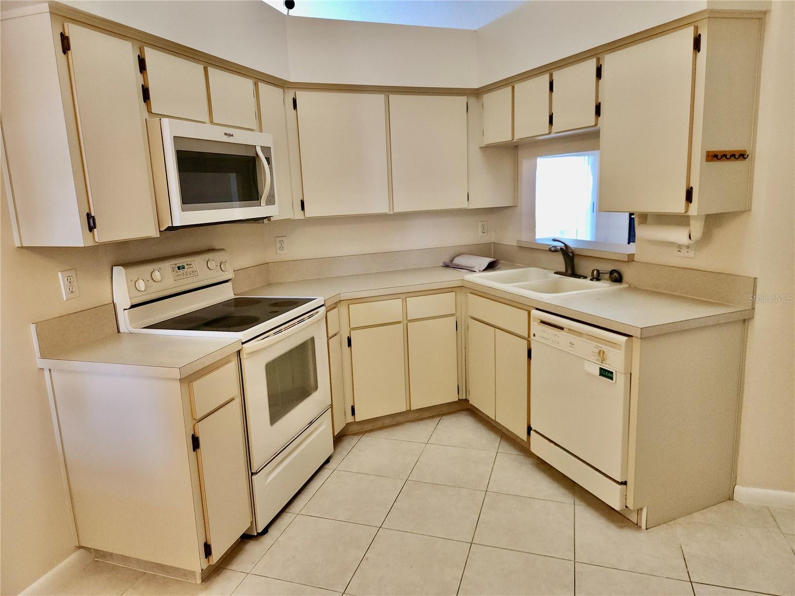 8725 HUNTFIELD ST, TAMPA, FL, 33635