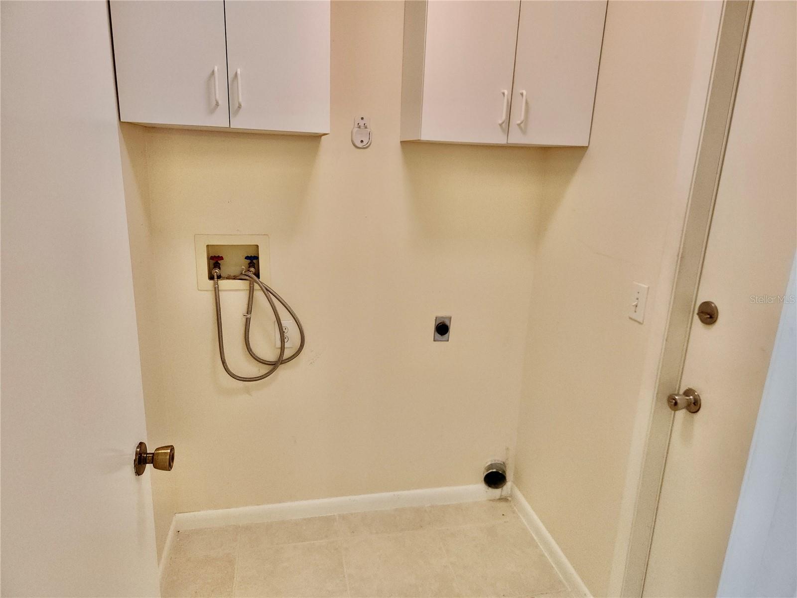 8725 HUNTFIELD ST, TAMPA, FL, 33635