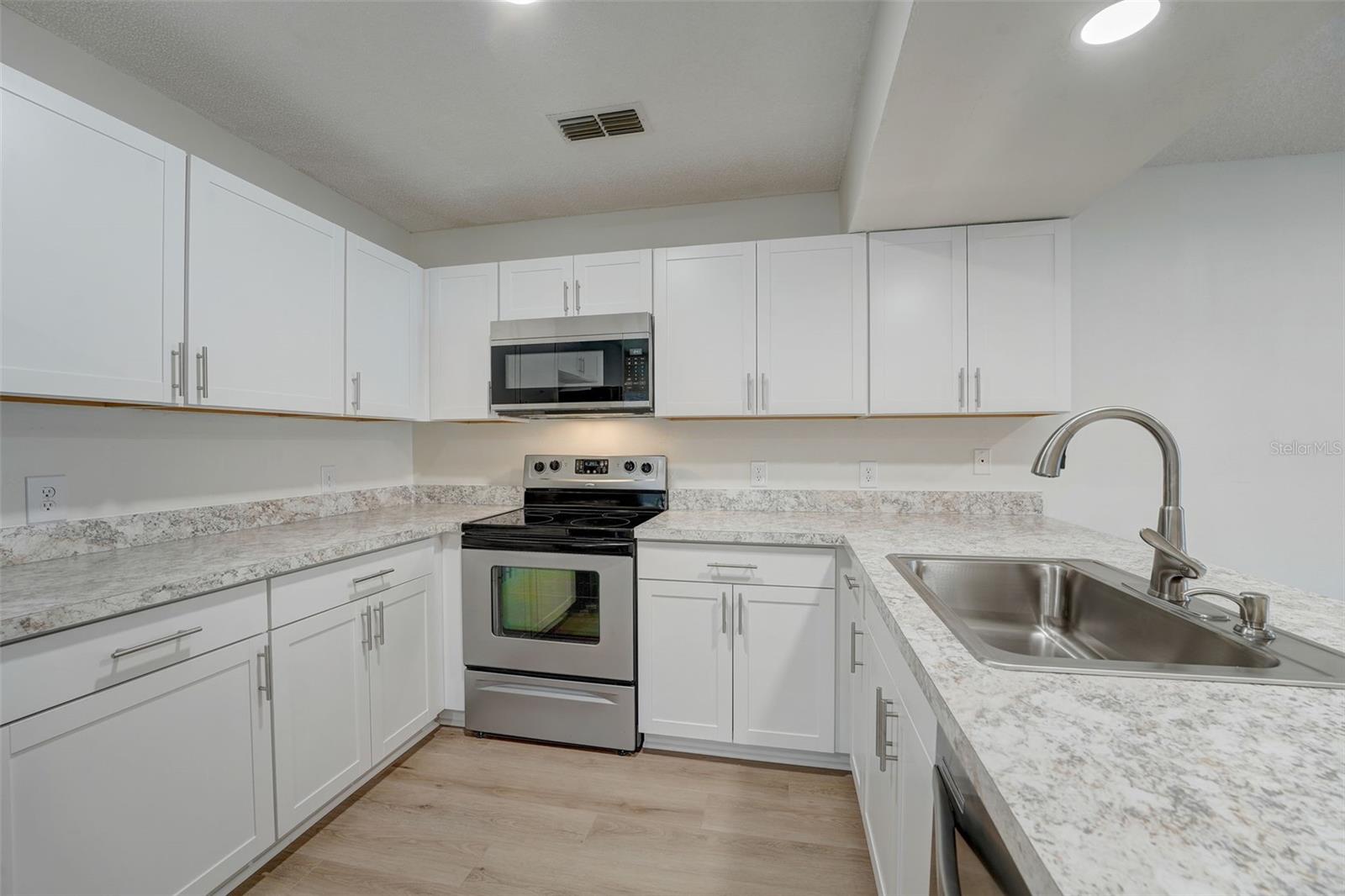 12125 SPARTAN WAY #201, HUDSON, FL, 34667