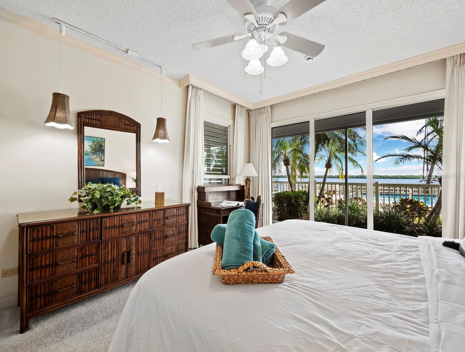 615 DREAM ISLAND PL #105, LONGBOAT KEY, FL, 34228