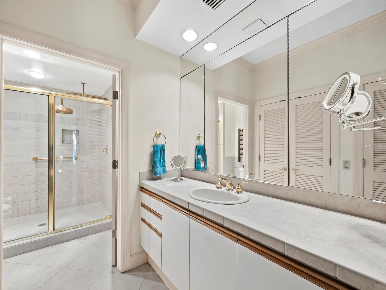 615 DREAM ISLAND PL #105, LONGBOAT KEY, FL, 34228