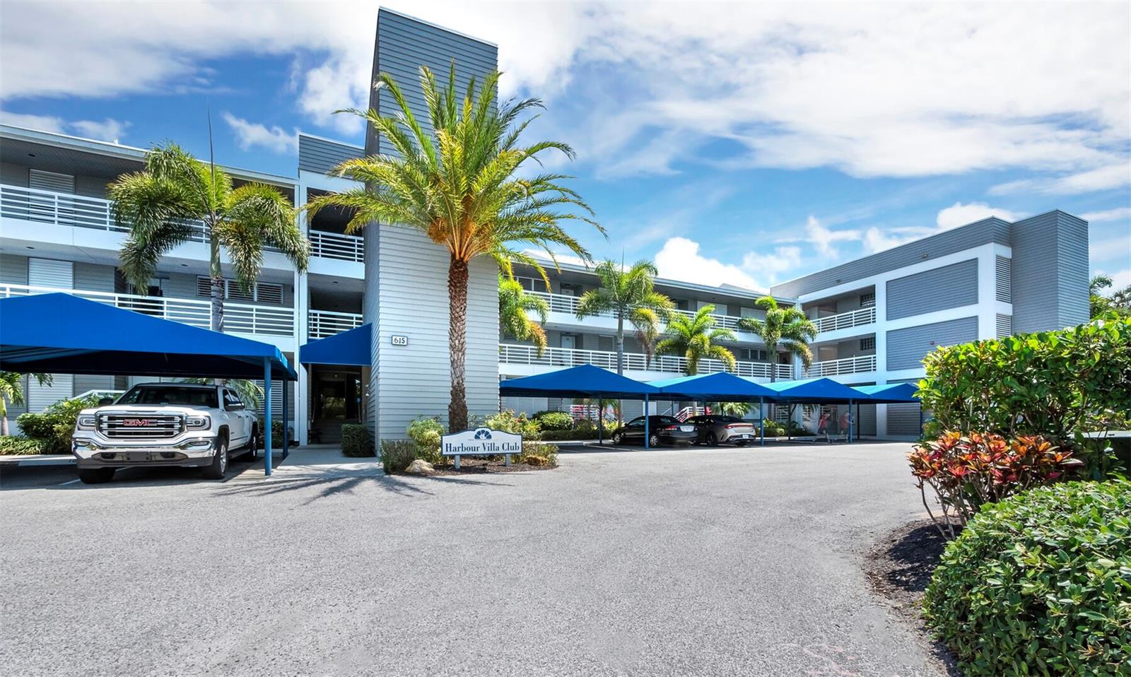 615 DREAM ISLAND PL #105, LONGBOAT KEY, FL, 34228