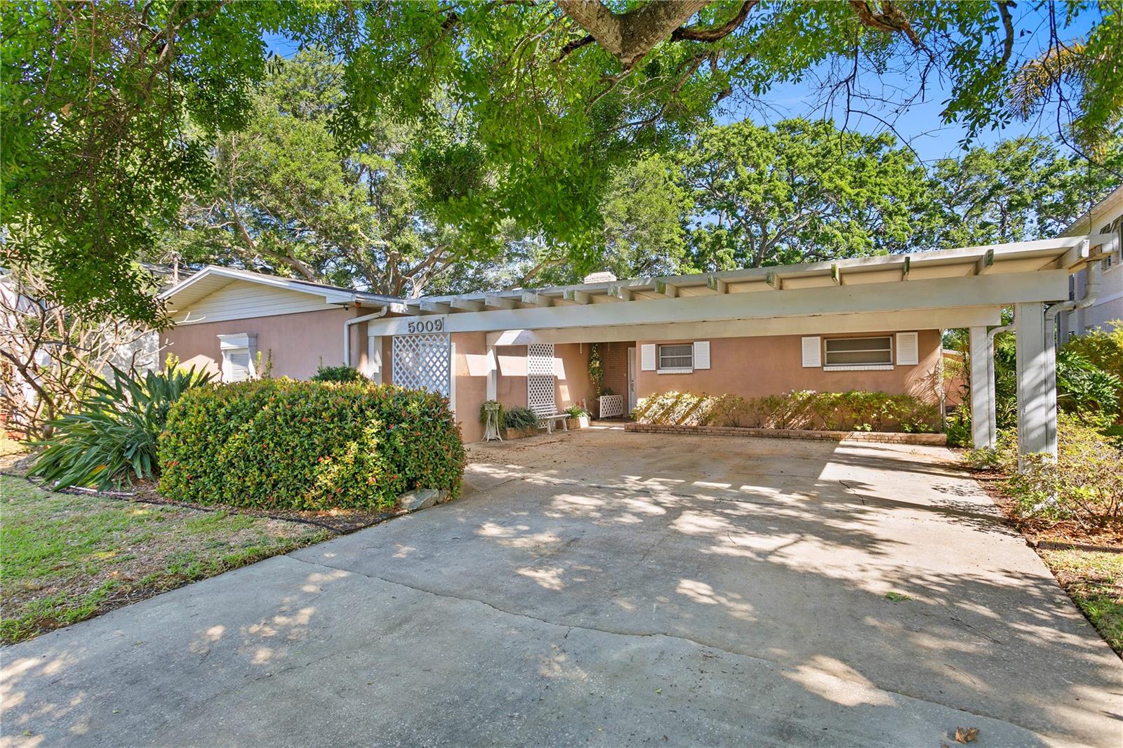 5009 W SPRING LAKE DR, TAMPA, FL, 33629