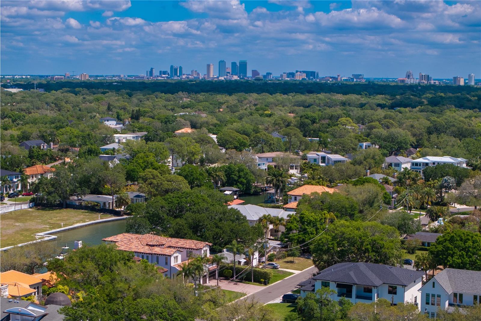 5009 W SPRING LAKE DR, TAMPA, FL, 33629