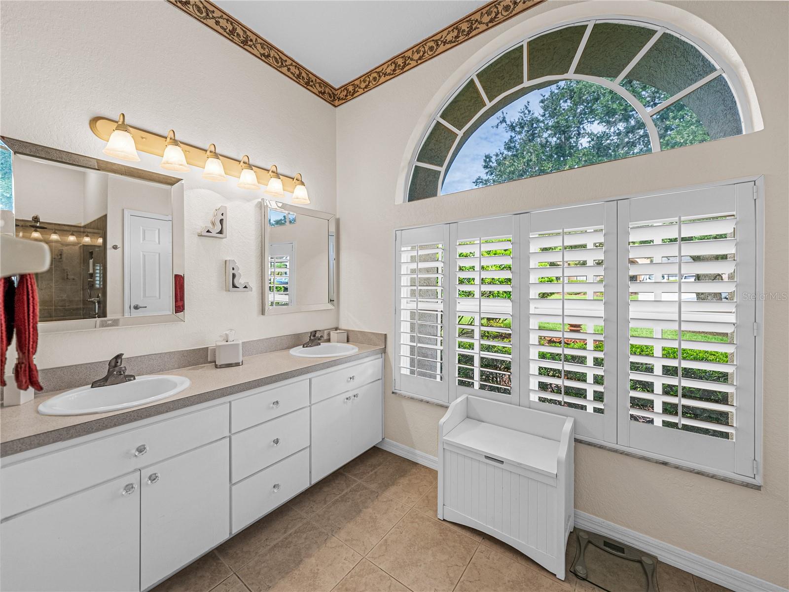 12215 WOODLANDS CIR, DADE CITY, FL, 33525