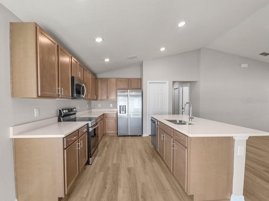35559 BELLINGTON BLVD, ZEPHYRHILLS, FL, 33541
