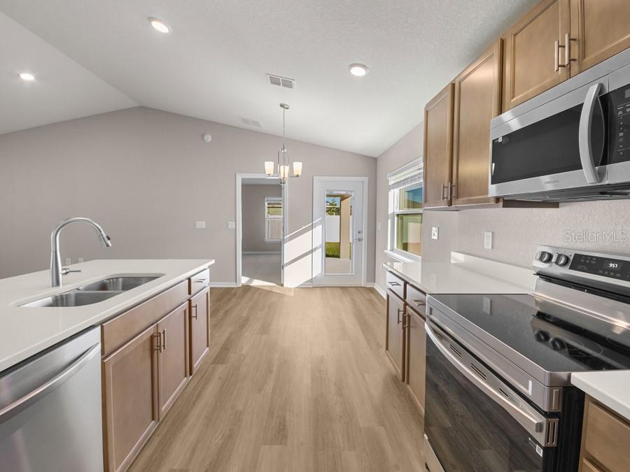 35559 BELLINGTON BLVD, ZEPHYRHILLS, FL, 33541