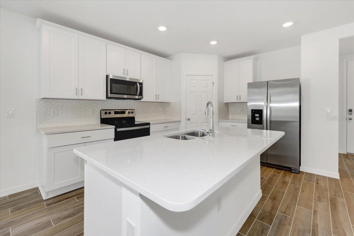 2626 IRISH ELK AVE, DAVENPORT, FL, 33837