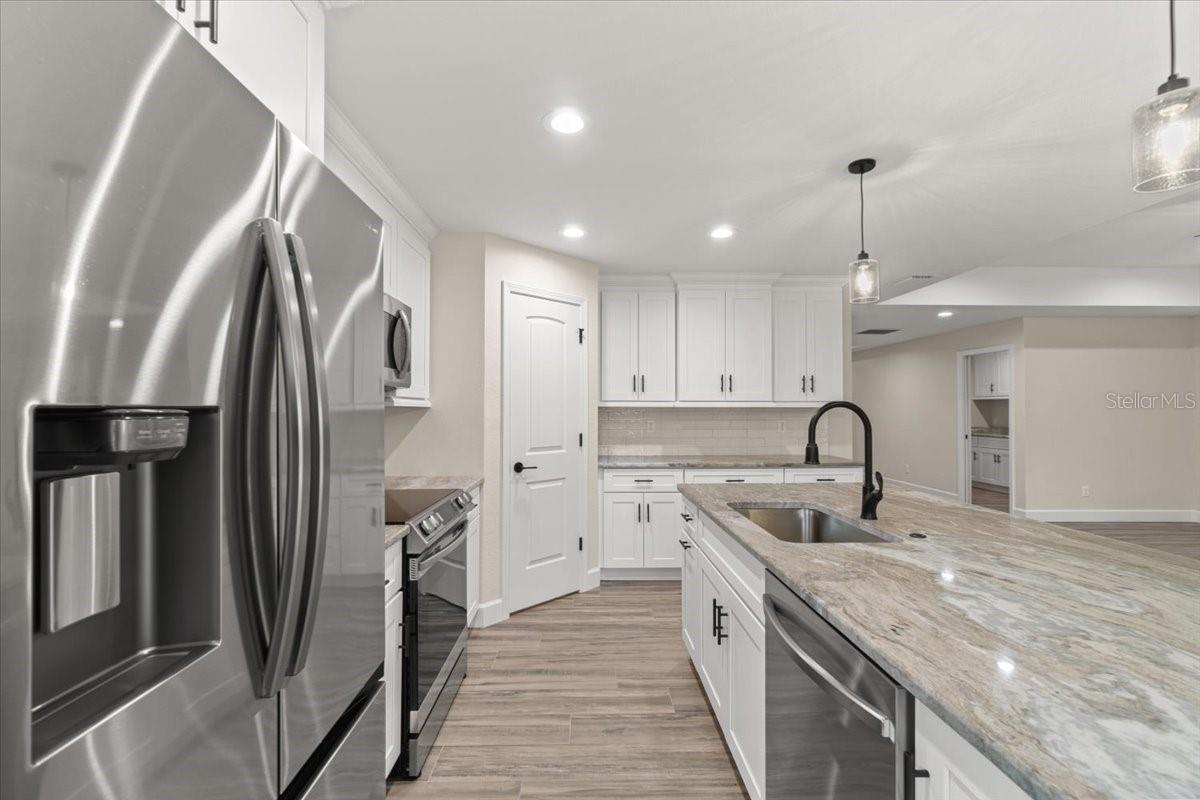 156 HADDOCK DR, ROTONDA WEST, FL, 33947