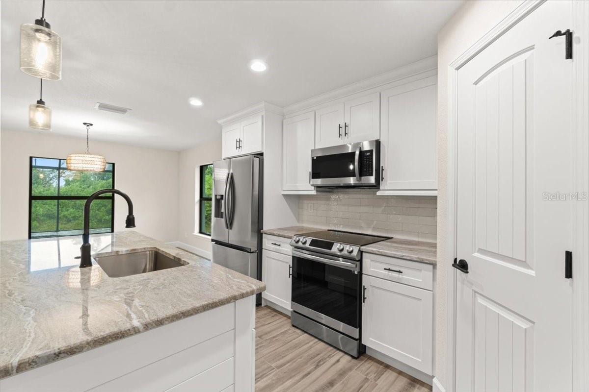 156 HADDOCK DR, ROTONDA WEST, FL, 33947
