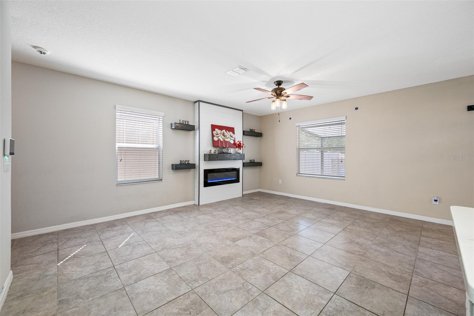 17035 PEACEFUL VALLEY DR, WIMAUMA, FL, 33598