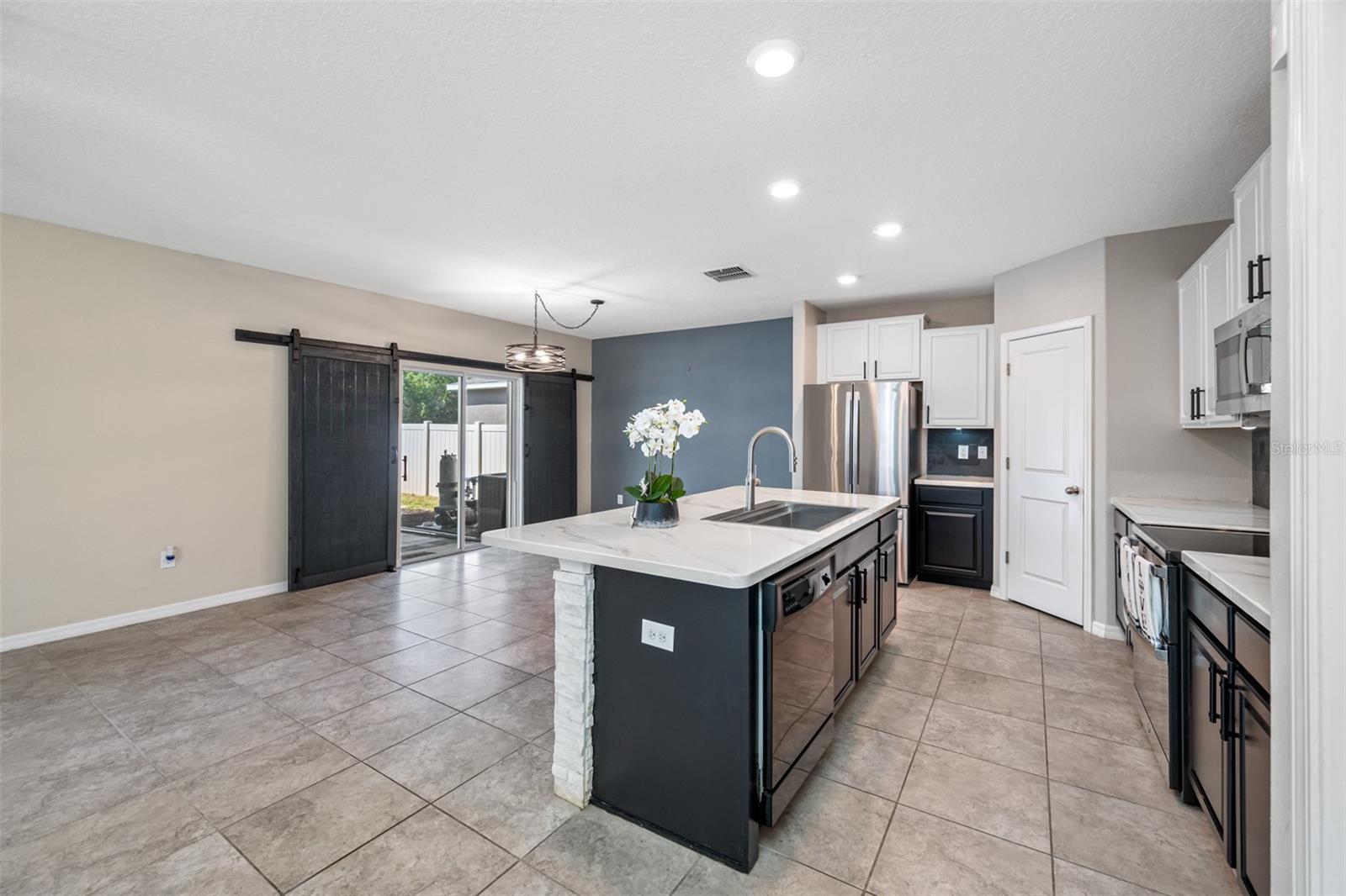 17035 PEACEFUL VALLEY DR, WIMAUMA, FL, 33598